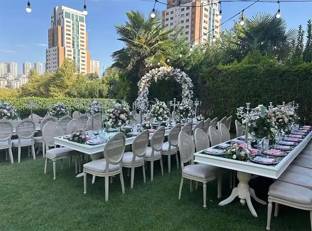 Aynalı Masa Kiralama Fiyatları fotoğrafı Aynalı Masa Kiralama Fiyatları fotoğrafı