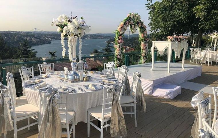 Düğün organizasyonu masa sandalye kiralama