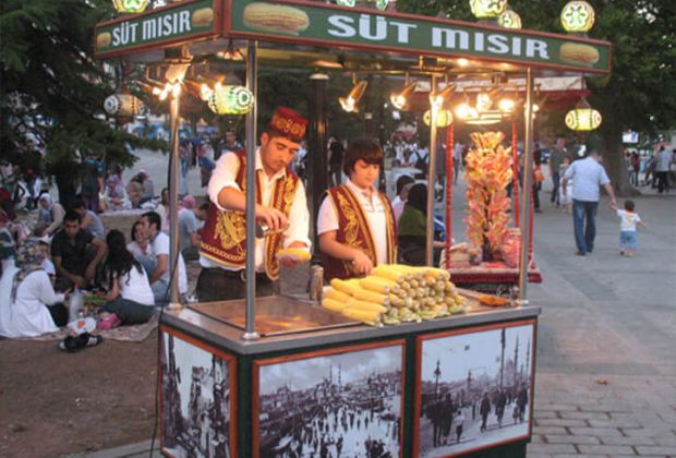Karnaval Yiyecekler Süt Mısır Standı