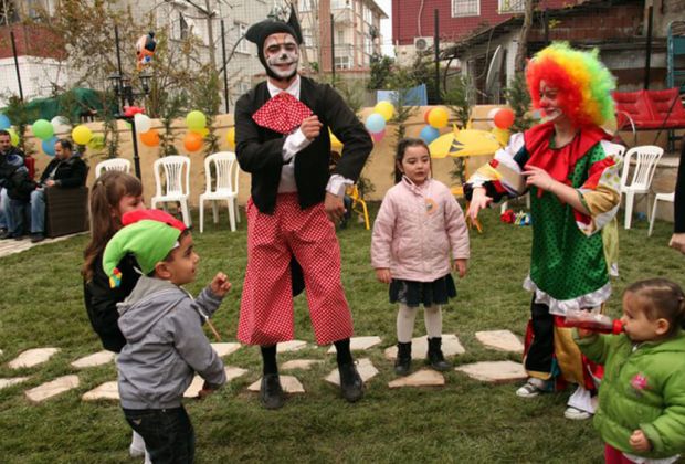 Palyaço Hizmetleri Çocuklarla Oyunlar